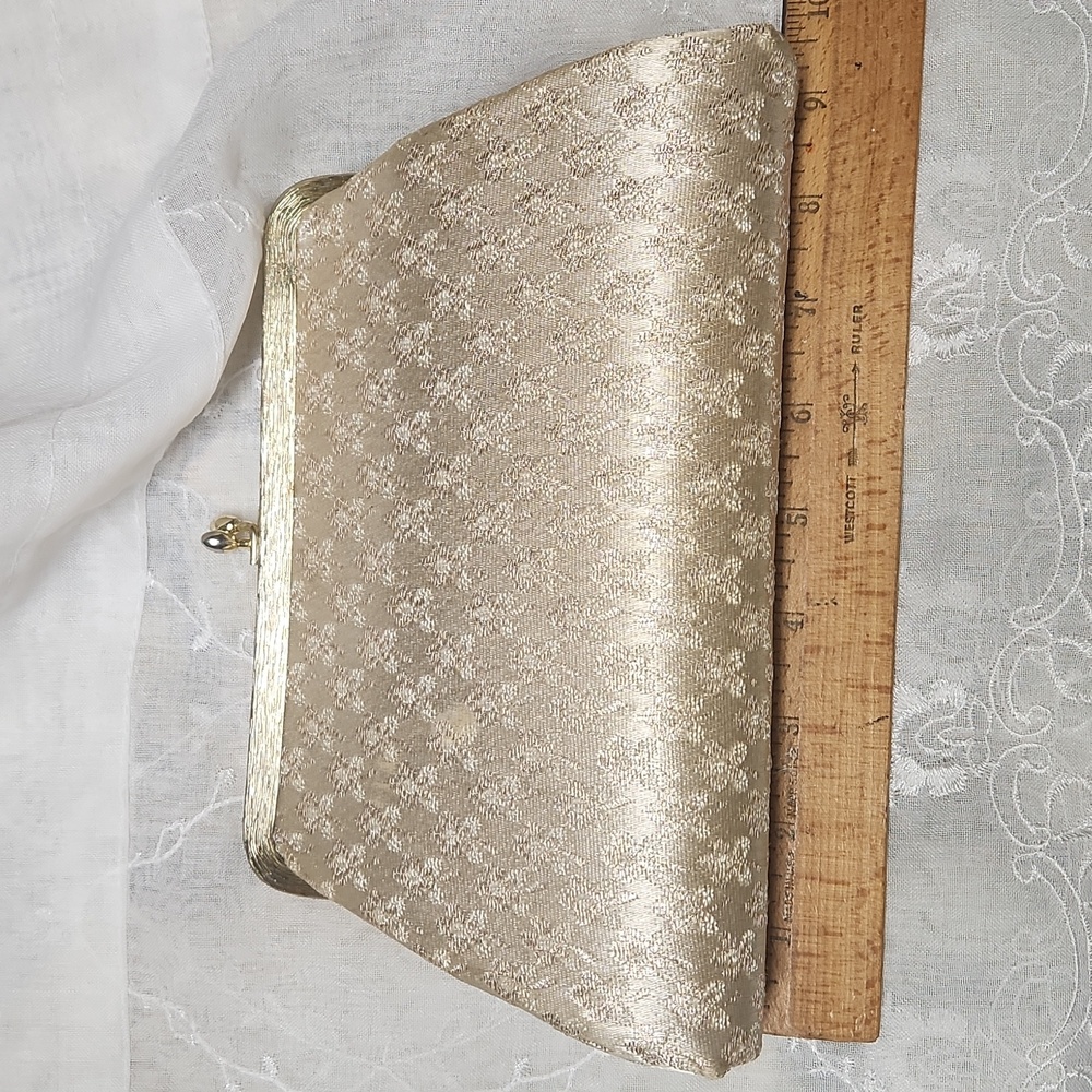 Elegant Gold Clutch Bag - Picture 7 of 8